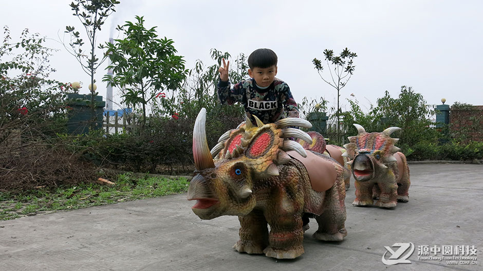 廣場(chǎng)恐龍車